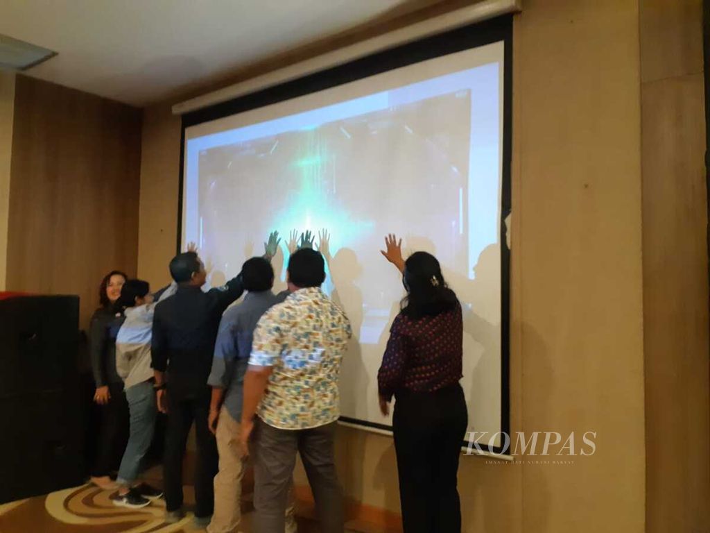 Acara peluncuran Komunitas Digital Pengawasan Partisipatif bertajuk Jarimu Awasi Pemilu, di Kupang, Nusa Tenggara Timur, Selasa (14/2/2023).