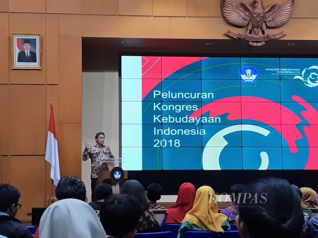 Direktur Jenderal Kebudayaan Hilmar Farid memberikan paparan saat Peluncuran Kongres Kebudayaan Indonesia 2018, Jumat (9/11/2018) di Kementerian Pendidikan dan Kebudayaan, Jakarta.