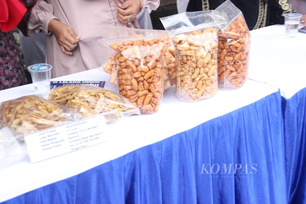 Pameran produk-produk pelaku usaha di Alun-alun Kota Pontianak, Kalimantan Barat, Kamis (9/6/2022).