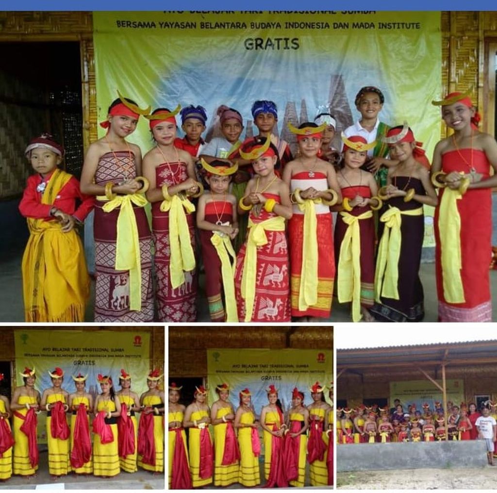 Para penari tradisional Sumba seusai menari di acara Nyale di Sumba Barat Daya, pada 2021.