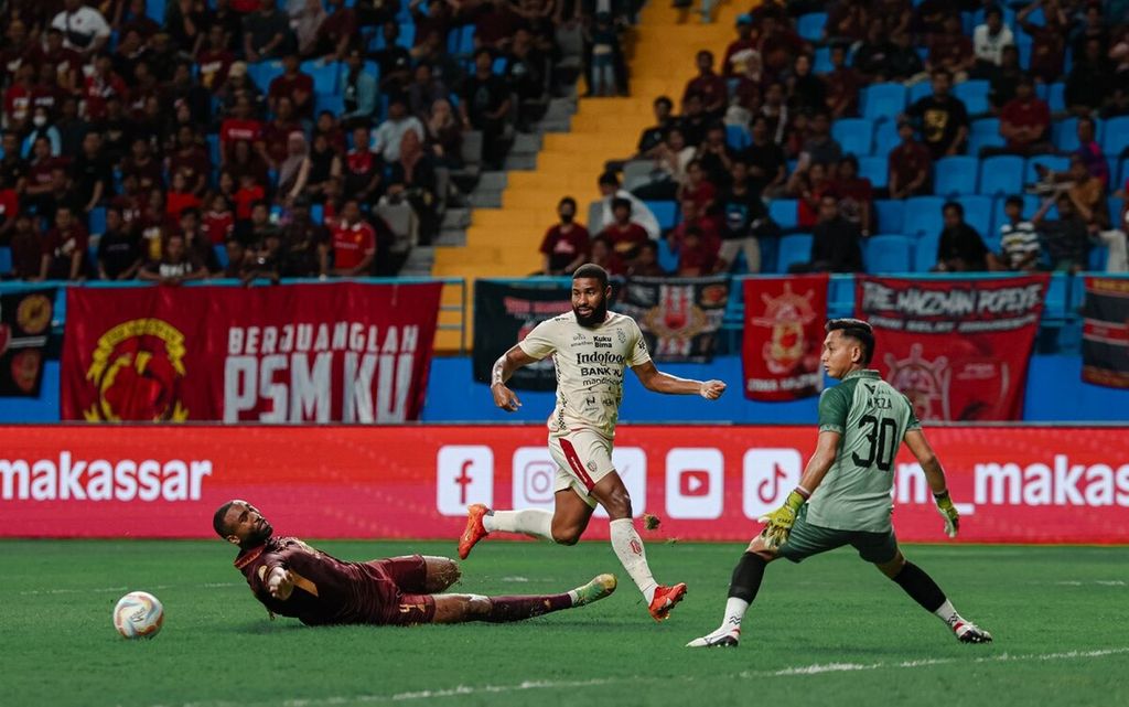 Laga antara PSM Makassar kontra Bali United di Stadion Batakan, Balikpapan, Kalimantan Timur, Sabtu (24/2/2024), berakhir seri dengan skor 0-0. 