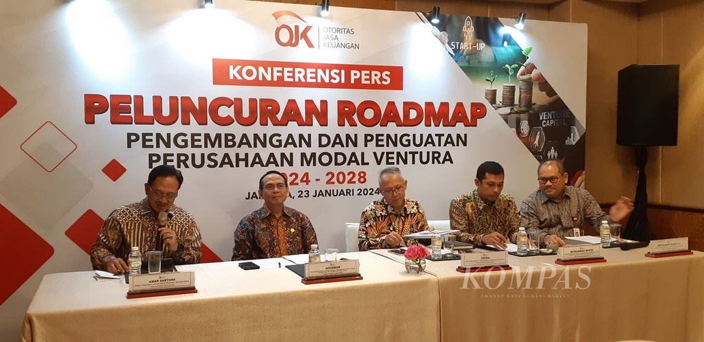 Konferensi pers peluncuran Peta Jalan Pengembangan dan Penguatan Perusahaan Modal Ventura 2024-2028 oleh Otoritas Jasa Keuangan, di Jakarta, Selasa (23/1/2024).