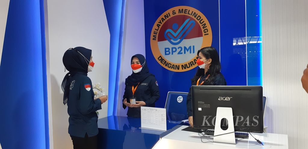 Salah satu fasilitas VVIP bagi pekerja migran adalah camilan dan kopi gratis di <i>longue</i> pekerja migran Indonesia di Bandara Juanda Surabaya, Rabu (14/12/2022). Acara ini dihadiri Kepala BP2MI Beny Ramdhani. 