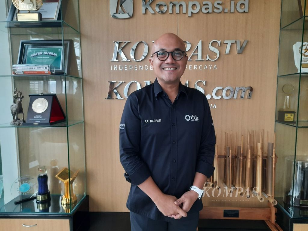 President Director Indonesia Tourism Development Corporation (ITDC) Ari Respati saat berkunjung ke Menara Kompas, Jakarta, Kamis (23/11/2023).