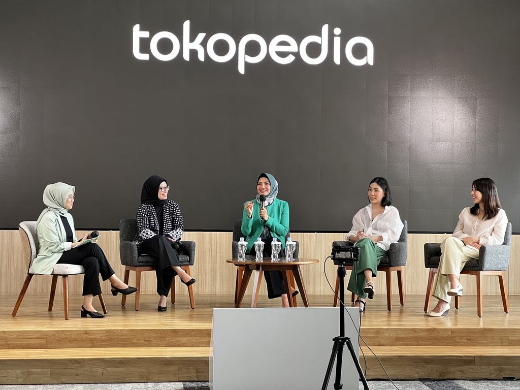 Konferensi Pers Sambut Hari Perempuan Sedunia: Tokopedia bersama Pemerintah Lindungi dan Berdayakan Perempuan Pegiat Usaha dengan NIB di Jakarta, Senin (6/3/2023).