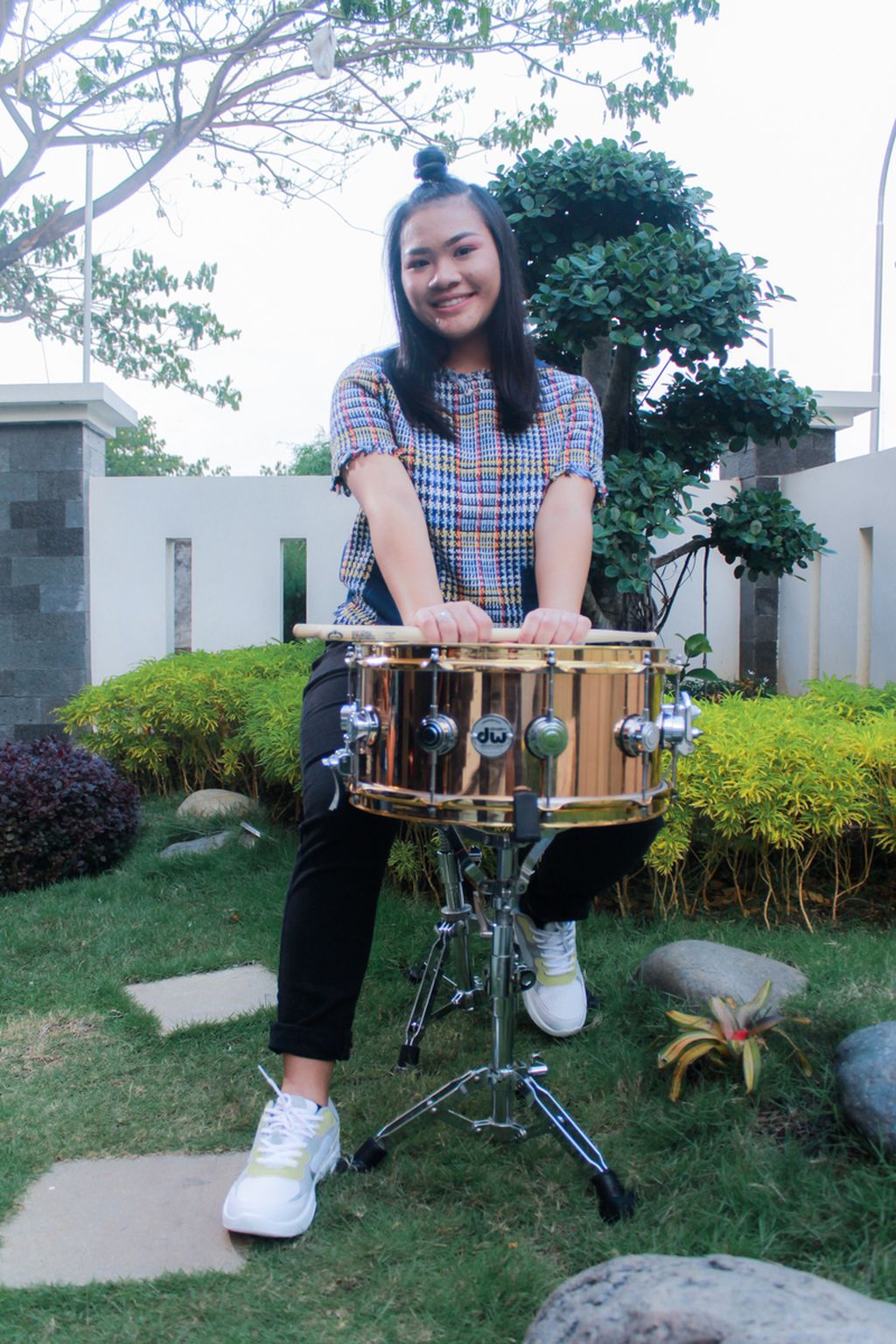 Bunga Bangsa adalah drumer muda asal Semarang, Jawa Tengah, yang menggabungkan musik metal dengan tradisional. Ia adalah remaja yang berhasil mencatat rekor Museum Rekor-Dunia Indonesia (Muri) dengan menjadi pemain drum selama 22 jam pada 2021.