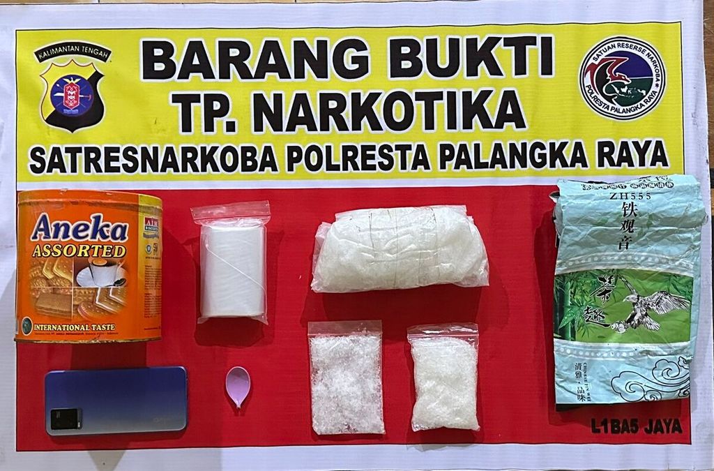 Sejumlah barang bukti yang disita petugas Kepolisian Resor Kota Palangkaraya yang berupa sejumlah sabu seberat 649 gram lebih, Kamis (13/7/2023).