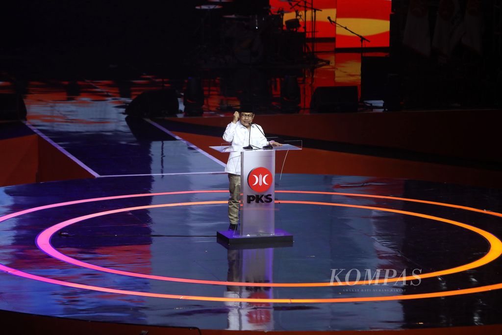 Ketua Umum Partai Kebangkitan Bangsa (PKB) Muhaimin Iskandar menyampaikan pidato kebangsaan pada puncak peringatan Milad Ke-20 PKS di Istora Senayan, Jakarta, Minggu (29/5/2022). Acara ini dimeriahkan bazar dan pesta rakyat, hiburan musik, dan pidato kebangsaan dari tokoh PKS dan tokoh politik dari partai lain.