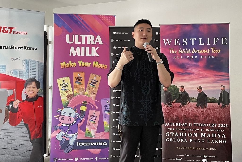 Co Founder PK Entertainment Harry Sudarma, Jumat (10/2/2023), memberi penjelasan terkait konser Westlife The Wild Dreams Tour-All The Hits 2023 di Stadion Madya GBK, Jakarta, pada Sabtu (11/2/2023).