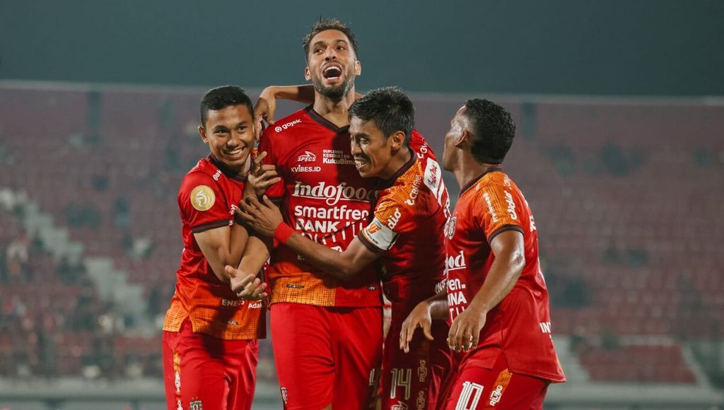 Dokumentasi Bali United menampilkan pemain Bali United mengekspresikan kegembiraan mereka dalam laga pekan ketiga BRI Liga 1 2022/2023 menghadapi Rans Nusantara di Stadion Kapten I Wayan Dipta, Gianyar, Kamis (4/8/2022). 