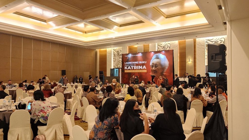 Suasana peluncuran buku <i>Katrina Pemersatu Keluarga Wanandi</i> karya Robert Adhi Kusumaputra, di Jakarta, Rabu (30/11/2022).