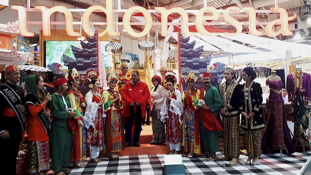 Menteri Pariwisata  Arief Yahya beserta pendukung acara tampil di Paviliun Wonderful Indonesia pada ITB Berlin di Messe, Berlin, Jerman, Jumat (9/3) sore.