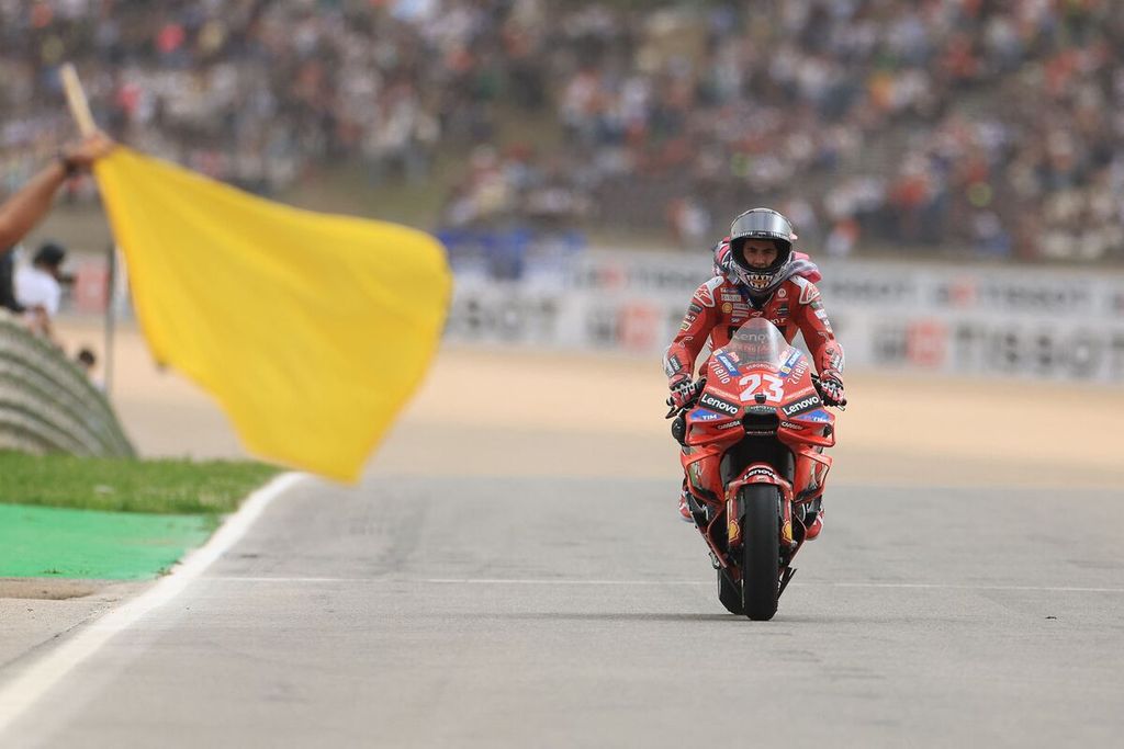 Pebalap Ducati Lenovo Enea Bastianini finis di posisi kedua pada balapan utama Grand Prix MotoGP seri Portugal di Sirkuit Internasional Algarve, Portimao, Minggu (24/3/2024).