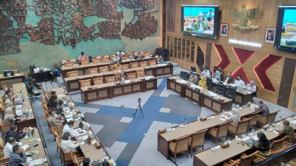 Rapat kerja Komisi X DPR dengan Kementerian Pendidikan, Kebudayaan, Riset, dan Teknologi di Gedung DPR, Jakarta, Rabu (24/5/2023).