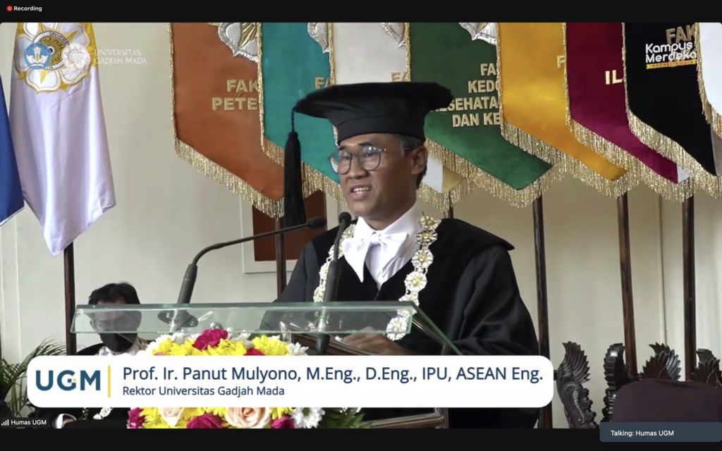 Rektor Universitas Gadjah Mada Panut Mulyono, di Yogyakarta, Senin (23/5/2022). 