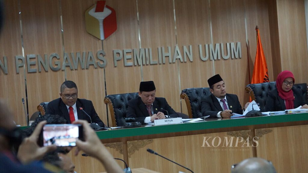 Bawaslu mengadakan sidang perkara dugaan pelanggaran administrasi pemilu yang terstruktur, sistematis, dan masif di Gedung Bawaslu, Jakarta, 20 Mei 2019.