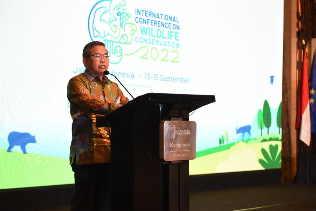 Wakil Menteri Lingkungan Hidup dan Kehutanan Alue Dohong saat membuka acara International Conference on Wildlife Conservation di Jakarta, Selasa (13/9/2022). 
