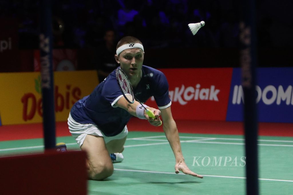 Viktor Axelsen needed 43 minutes to defeat Anthony Ginting.