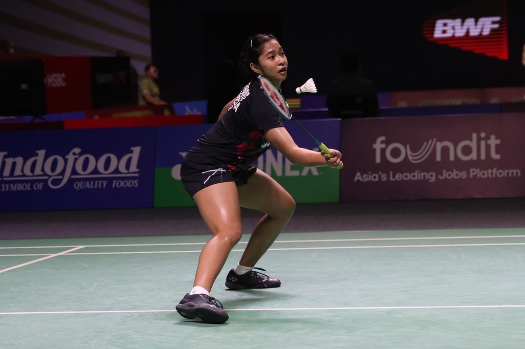 Ester Nurumi Tri Wardoyo mengalahkan Nozomi Okuhara (Jepang), 21-17, 21-16, dalam pertandingan babak pertama turnamen bulu tangkis Indonesia Terbuka di Istora Gelora Bung Karno, Jakarta, Selasa (4/6/2024).