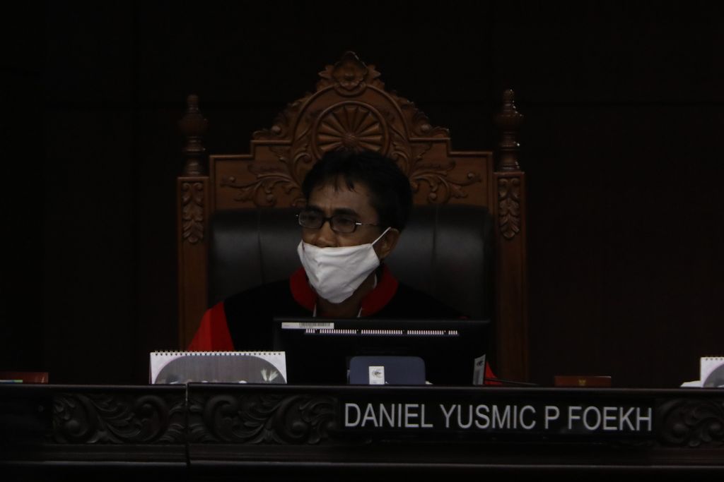 Hakim Mahkamah Konstitusi, Daniel Yusmic P Foekh. 