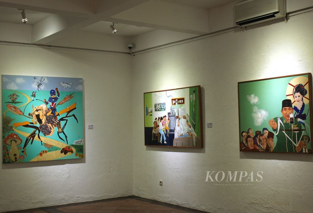 Lukisan karya Syakieb Sungkar dipajang dalam pameran Dreams di Cemara 6 Galeri-Toeti Heraty Museum, Jakarta, (12/6/2023). .