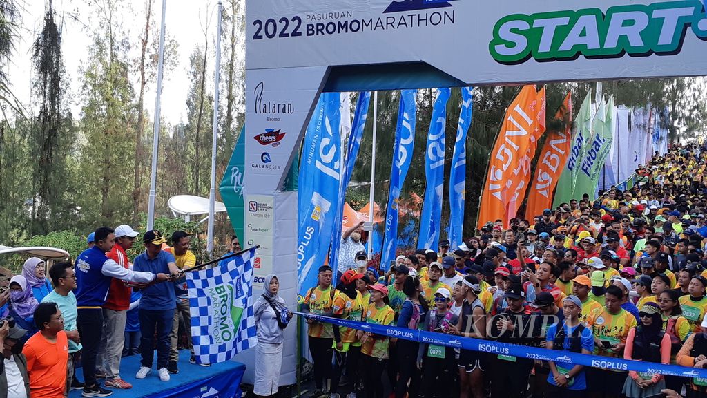 Suasana lomba lari Bromo Marathon, Minggu (11/9/2022), di Pasuruan, Jatim. Ratusan pelari dari sejumlah daerah di Nusantara dan juga mancanegara turut meramaikan acara tahunan ini.