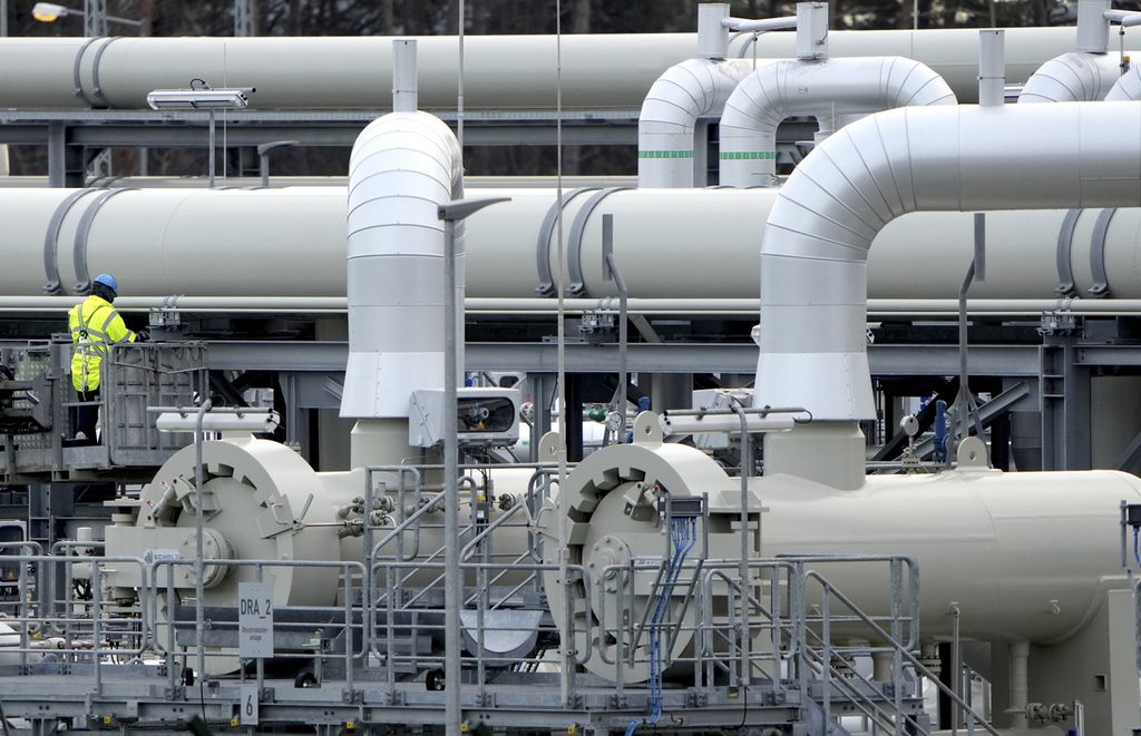 Stasiun penerimaan gas bumi di Lubmin, Jerman, pada Februari 2022. Stasiun ini menerima gas dari jaringan pipa Nord Stream 2. Partai Hijau Jerman menentang impor gas dari Rusia yang melewati jaringan pipa itu.