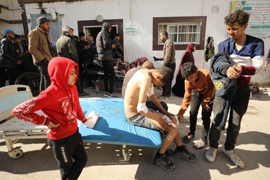 Para korban penembakan Israel di Al-Nabusi, Gaza, pada Kamis (29/2/2024).