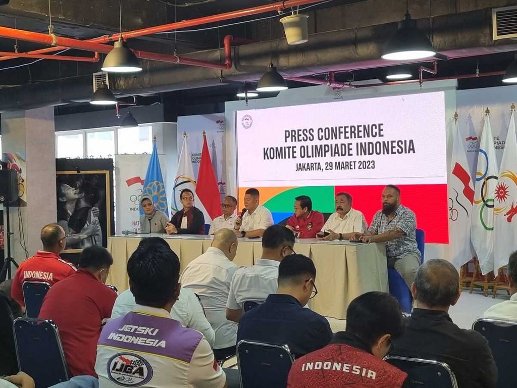 Para pembicara yang hadir dalam konferensi pers terkait persiapan Torch Relay SEA Games 2023. Acara ini berlangsung di Kantor Komite Olimpiade Indonesia, Jakarta, Rabu (29/3/2023)