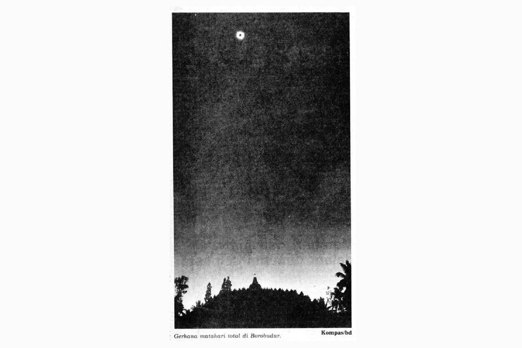 Foto gerhana matahari total di Borobudur, 1983. Momentum fenomena gerhana matahari total dipilih untuk mewakili tahun 1983.
