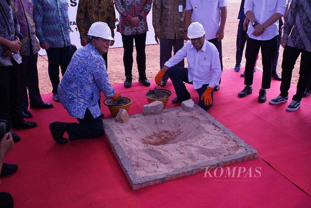 https://cdn-assetd.kompas.id/iQq9pOuI2H9uuUuE-E2-QHbPB-M=/1024x684/filters:watermark(https://cdn-content.kompas.id/umum/kompas_main_logo.png,-16p,-13p,0)/https%3A%2F%2Fkompas.id%2Fwp-content%2Fuploads%2F2019%2F08%2F076b7132-9646-4afc-b123-bb8d8e12460b_jpeg.jpg