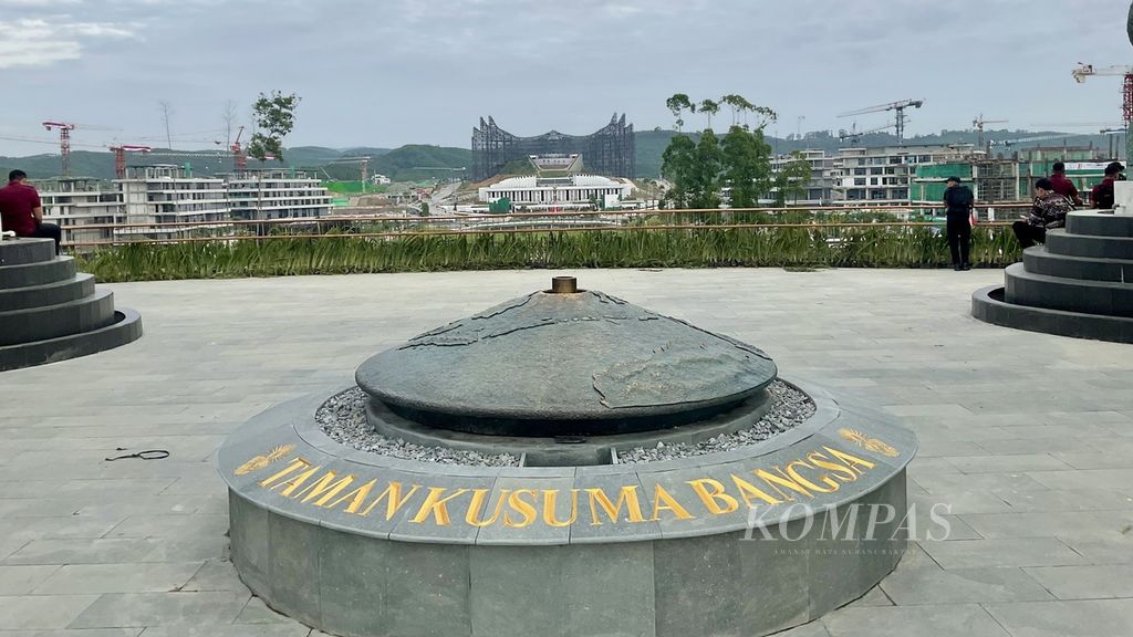 Lanskap Istana Garuda di Ibu Kota Nusantara  dari Taman Kusuma Bangsa, Selasa (13/8/2024). IKN didesain sebagai kota hijau yang ramah lingkungan.