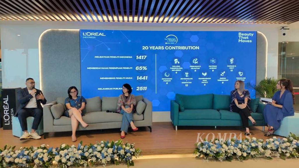 A number of accomplished female researchers who received the L'Oreal-UNESCO For Women in Science award discussed the potential and challenges faced by female researchers in commemoration of National Awakening Day in Jakarta on Wednesday, May 22, 2024.