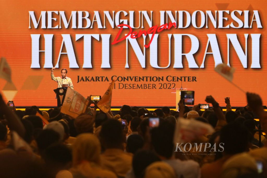 Presiden Joko Widodo menyampaikan pidato dalam perayaan HUT ke-16 Partai Hanura di Jakarta Convention Center, Jakarta, Rabu (21/12/2022).  
