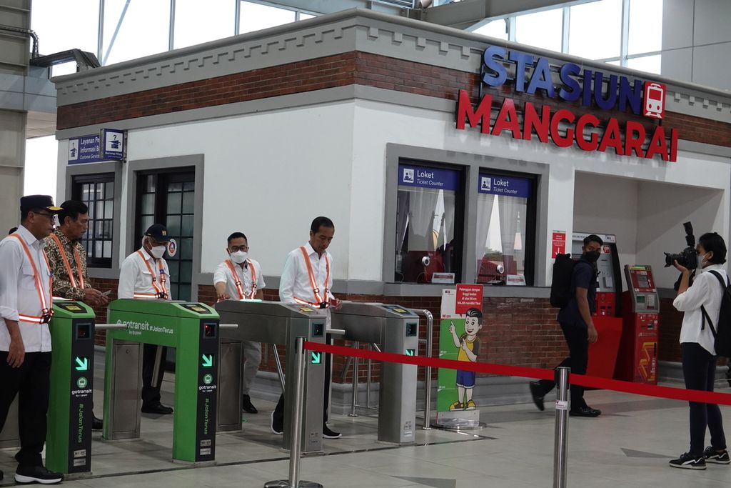 Presiden Joko Widodo meresmikan pengembangan Stasiun Manggarai Tahap 1, Senin (26/12/2022). Presiden Jokowi mengatakan, pengembangan Stasiun Manggarai sangat penting sebagai salah satu stasiun dengan lalu lintas kereta api tersibuk di Indonesia.