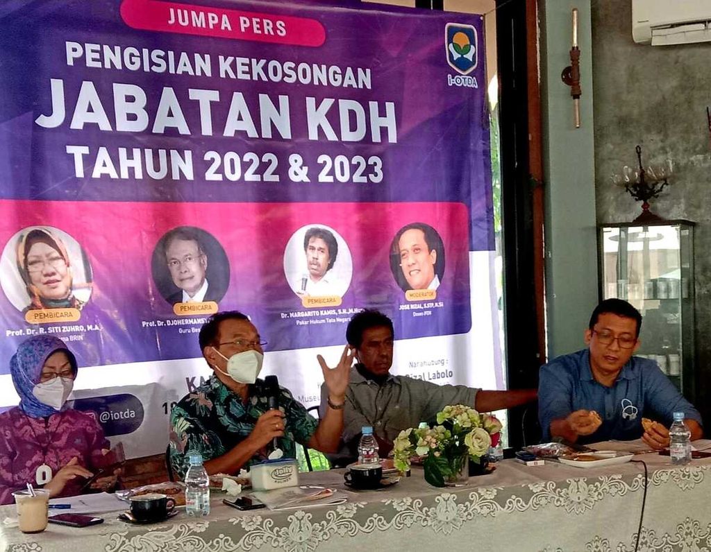 Diskusi bertajuk Bentuk Ideal Pengisian Kekosongan Jabatan Kepala Daerah Tahun 2022 dan 2023” yang diselenggarakan oleh Institut Otonomi Daerah, Kamis (10/2/2022).