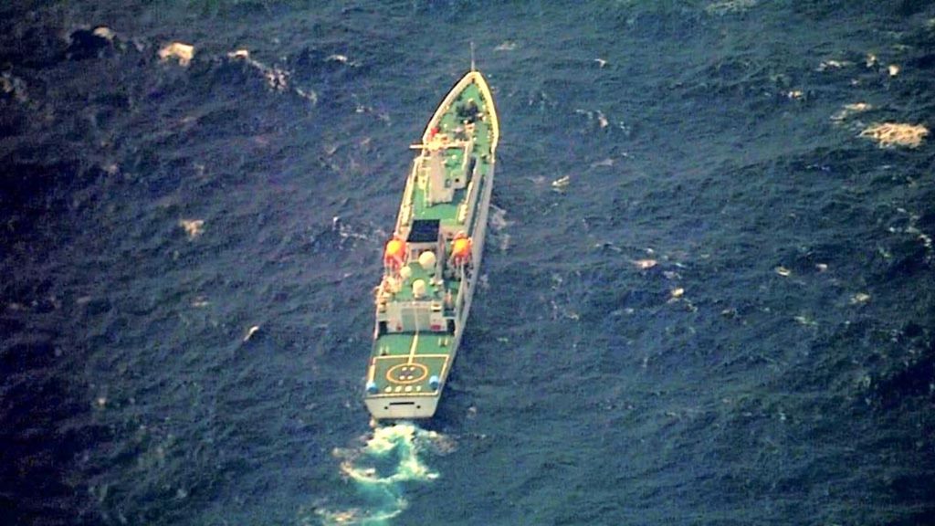 Pesawat pengintai TNI Angkatan Udara memantau kapal nelayan China yang dikawal kapal Penjaga Pantai China sedang menangkap ikan di zona ekonomi eksklusif (Indonesia dan landas kontinen Indonesia di 5 derajat Lintang Utara dan 109 derajat Bujur Timur.