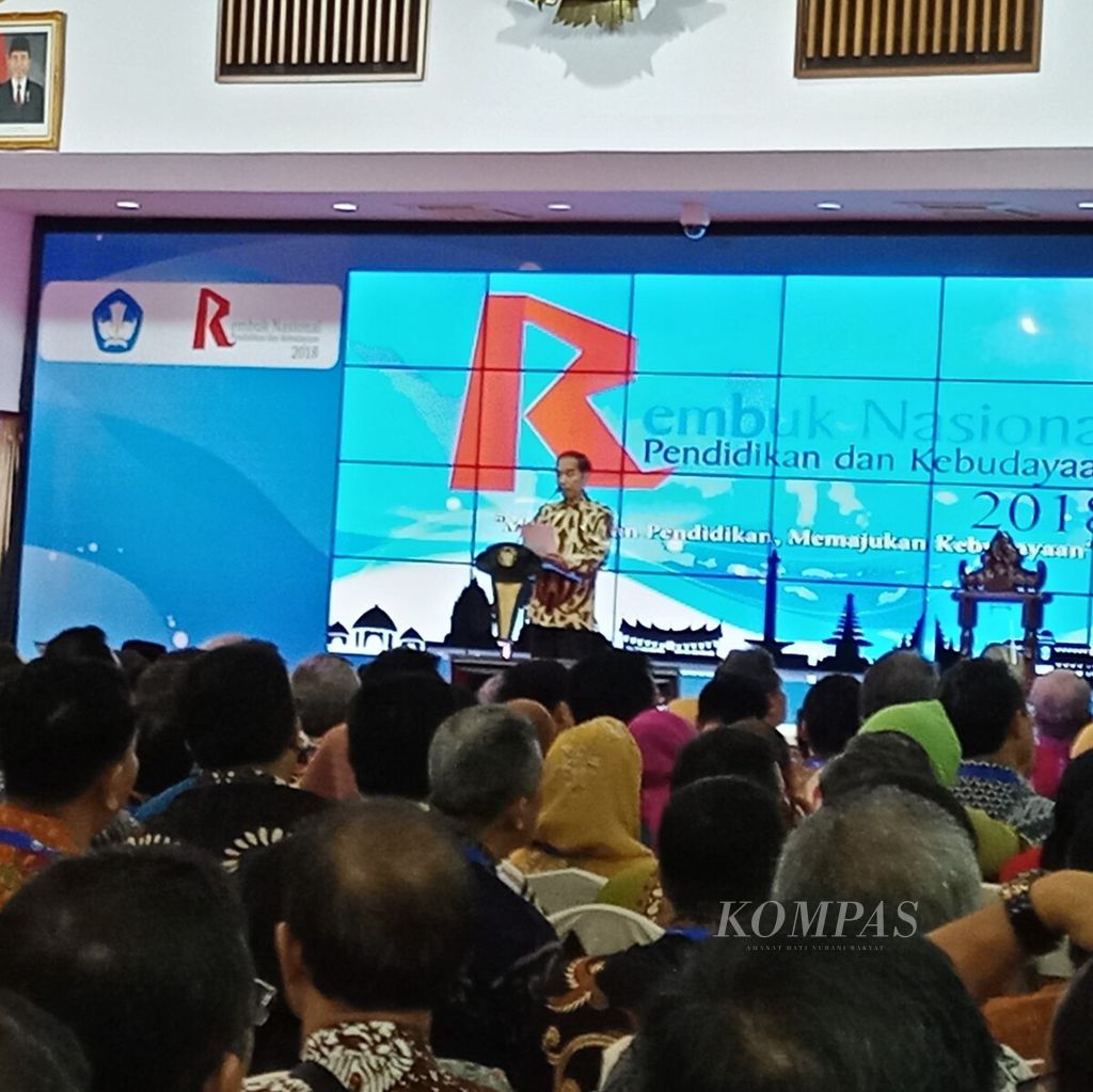 Presiden Joko Widodo menyampaikan pesan pendidikan karakter saat hadir dalam acara Rembuk Nasional Pendidikan dan Kebudayaan 2018 yang digelar Kemendikbud di Depok.