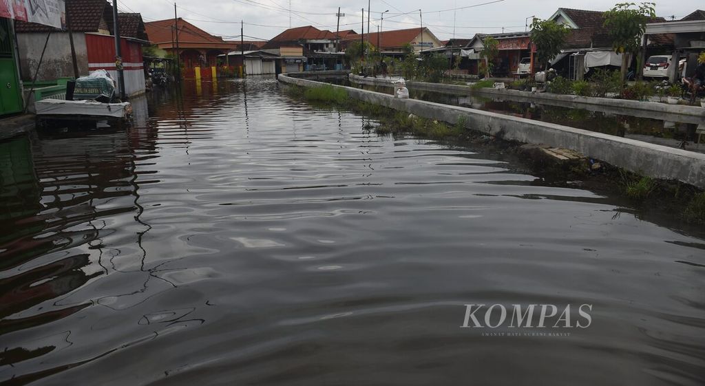 Banjir di Desa Kedung Banteng, Kecamatan Tanggulangin, Kabupaten Sidoarjo, Jawa Timur, Rabu (1/2/2023). 