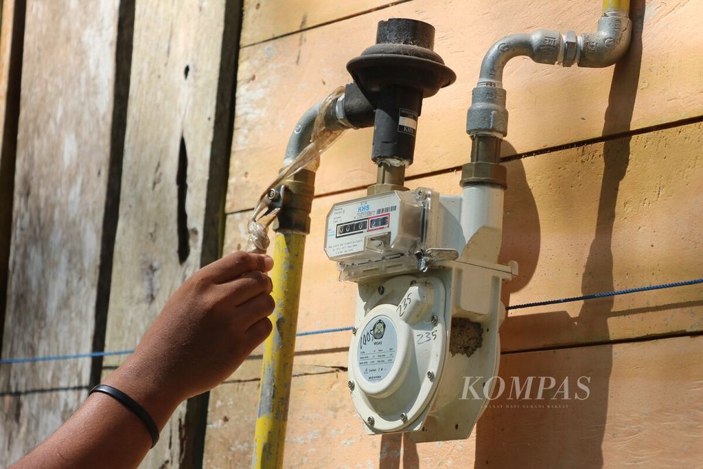 Sejak 2015-2021 sebanyak 35.824 rumah tangga di lima kabupaten/kota di Provinsi Aceh telah tersambung dengan jaringan gas rumah tangga. Kementerian Energi dan Sumber Energi Mineral membiayai pembangunan instalasi dan penyaluran kompor.