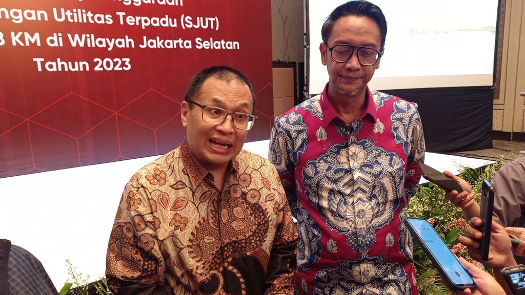 PT Jakarta Infrastruktur Propertindo bersama mitra kerja PT Modular Inti Konstrindo memberikan keterangan seusai sosialisasi SJUT di Jakarta, Senin (10/4/2023).