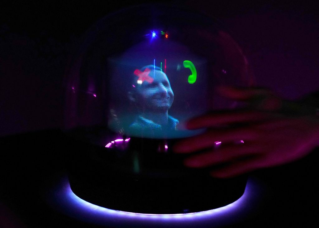 Hologram hasil rekayasa kecerdasan buatan dipamerkan di Mobile World Congress (MWC) di Barcelona, Spanyol, 26 Februari 2024