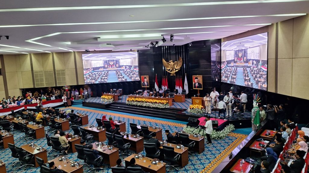 Suasana rapat paripurna Hari Ulang Tahun Ke-497 Jakarta di DPRD DKI Jakarta, Sabtu (22/6/2024).