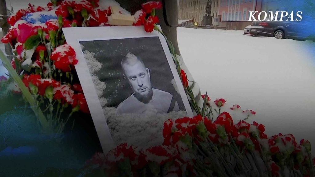 Teror bom terus menghantui sejumlah wilayah di Rusia sejak pecah perang Ukraina. Pada Minggu (2/4/2023), bom meledak di sebuah kafe di St Petersburg sekitar pukul 18.00 waktu setempat. Akibat kejadian itu, Maksim Fomin alias Vladlen Tatarsky, jurnalis lepas Rusia, tewas di tempat.  