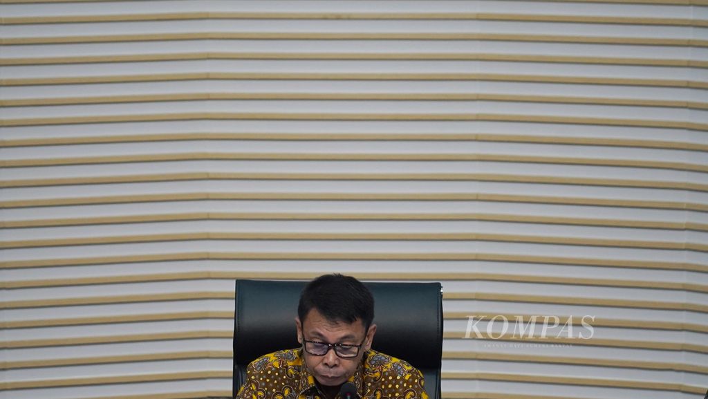 Ketua sementara Komisi Pemberantasan Korupsi (KPK) Nawawi Pomolango menyampaikan Kinerja dan Capaian KPK Tahun 2023 di ruang konferensi pers KPK, Jakarta, Selasa (16/1/2024). 