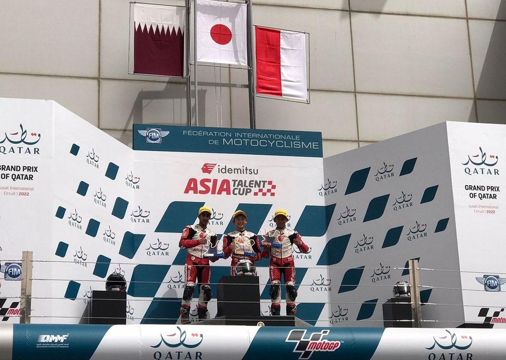 Pebalap binaan Astra Honda Motor, Veda Ega Pratama, meraih podium ketiga dalam balapan kedua Asia Talent Cup seri pembuka di Sirkuit Lusail, Qatar, Minggu (6/3/2022). Pencapaian pebalap berusia 13 tahun asal Gunung Kidul, Yogyakarta, itu diharapkan berlanjut pada seri kedua di Mandalika, 18-20 Maret.