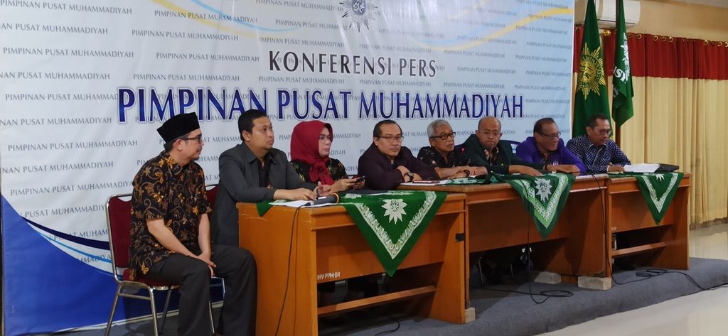 Perwakilan sejumlah organisasi masyarakat dan organisasi profesi menyuarakan kritik terhadap pembahasan Rancangan Undang-Undang Kesehatan dalam konferensi pers bersama bertajuk “Catatan Kritis terhadap Rancangan Undang-Undang tentang Kesehatan” yang diadakan oleh Pimpinan Pusat Muhammadiyah di Jakarta, Selasa (7/2/2023).