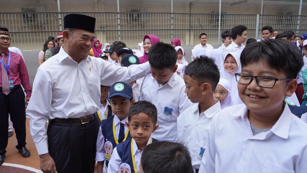 Muhadjir Effendy saat meninjau MPLS di Kompleks Perguruan Muhammadiyah Kebayoran Baru Jakarta, Senin (15/7/2019).
