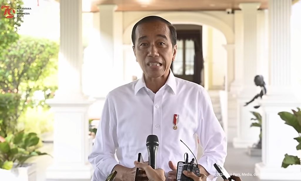 Presiden Joko Widodo memberikan keterangan dalam wawancara cegat yang dilakukan staf Biro Pers Media dan Komunikasi pada 21 Agustus 2024.