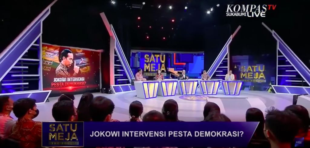 Program Satu Meja The forum episode “Jokowi Intervensi Pesta Demokrasi?” pada Rabu (10/5/2023) dipandu Wakil Pemimpin Umum Harian <i>Kompas </i>Budiman Tanuredjo dengan narasumber Wakil Presiden ke-10 dan ke-12 Jusuf Kalla yang hadir melalui panggilan video.